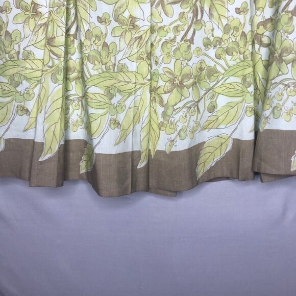 4/$25 Ann Taylor Loft Pleated Skirt. Size … - Picture 3 of 8